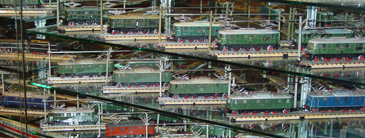 LOTTO di 100 PZ Scala N Treno Modello Layout dell'edificio dipinto figure 1/150 Gauge 